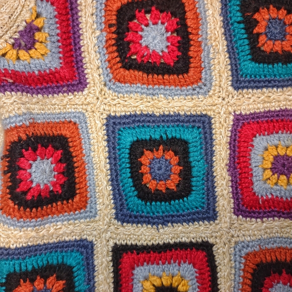 Vintage Alfred Dunner Petite Crochetd Cardigan| Granny Squares| Beige - Picture 4 of 9